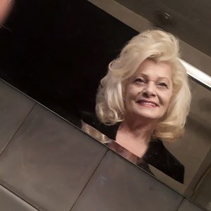 Meet your Posher, Cate